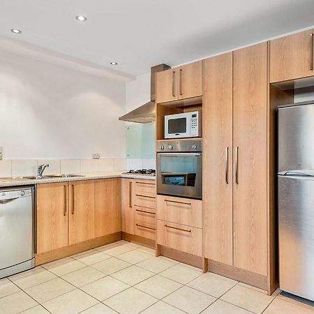Mountain Peak Escape Apartment Wanaka Bagian luar foto