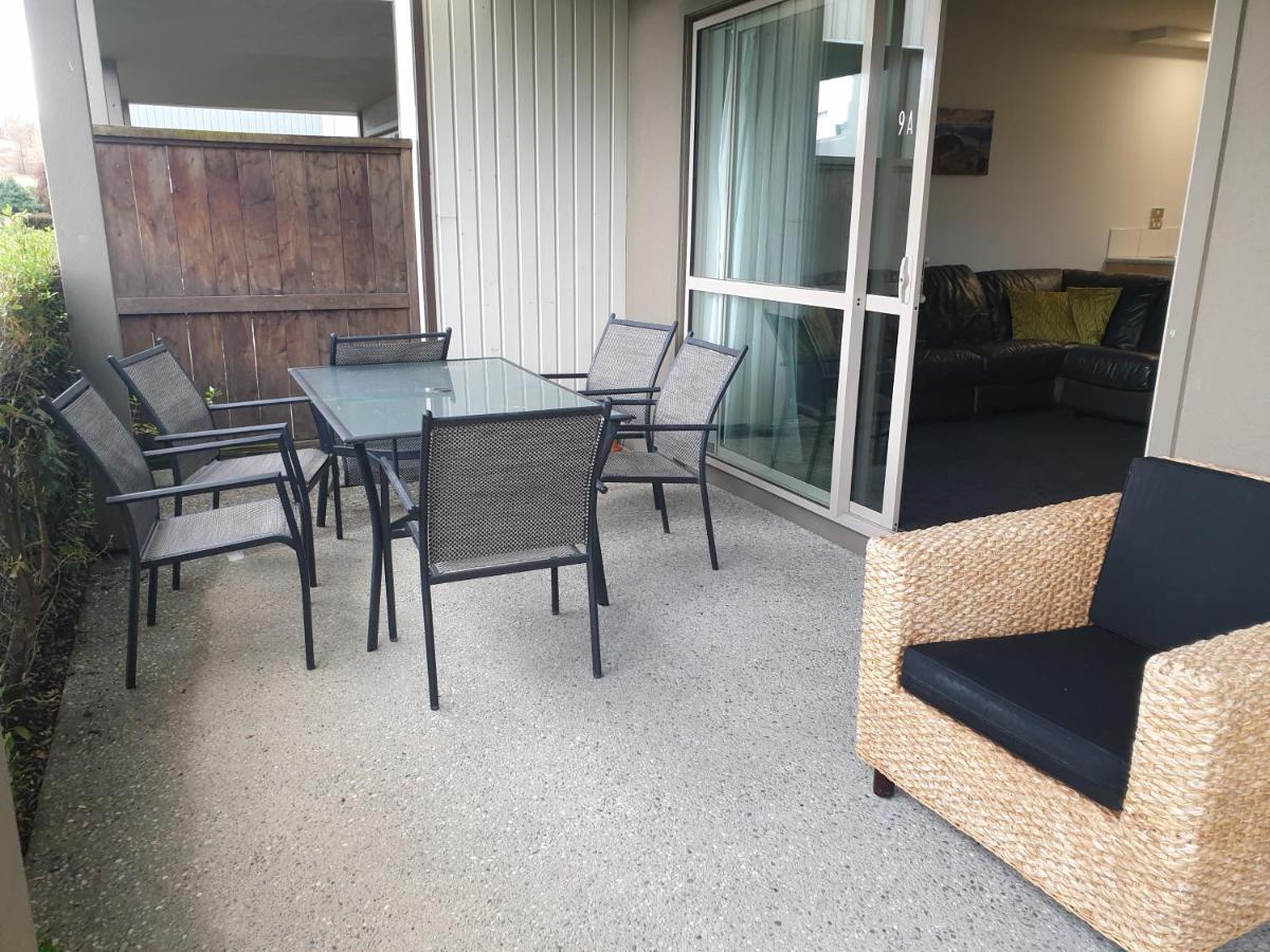 Mountain Peak Escape Apartment Wanaka Bagian luar foto