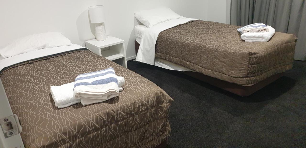 Mountain Peak Escape Apartment Wanaka Bagian luar foto